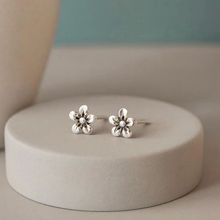 Tiny Flower Stud