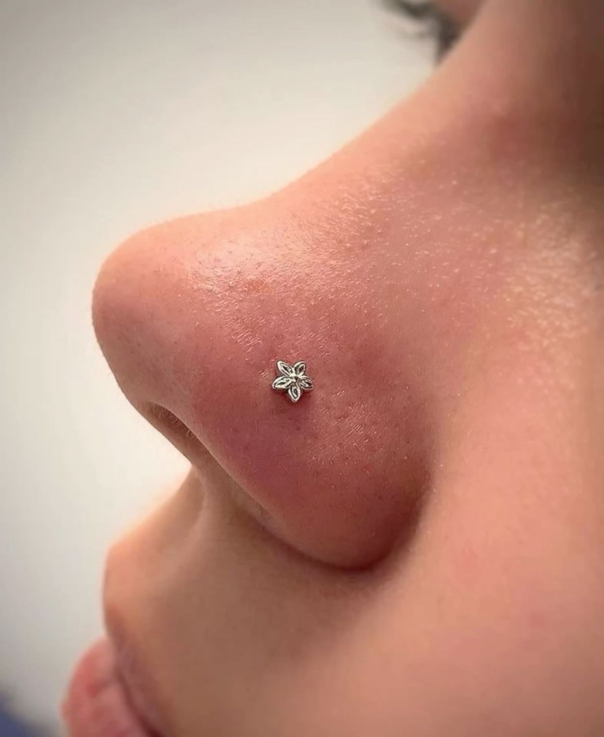 L-Shaped Nose Pin