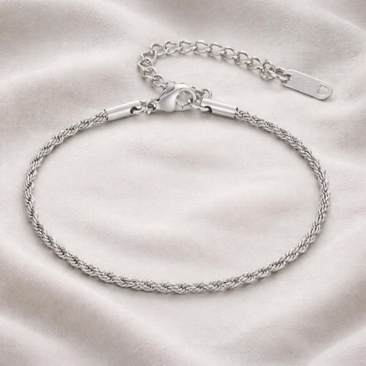 Minimal Link Bracelet