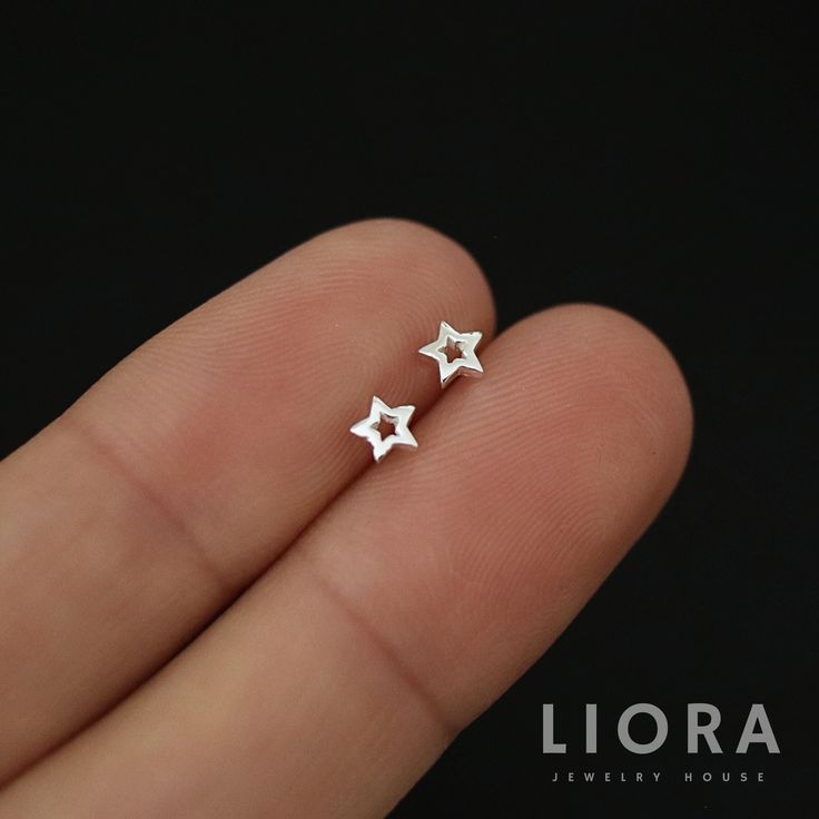 Star Stud Single